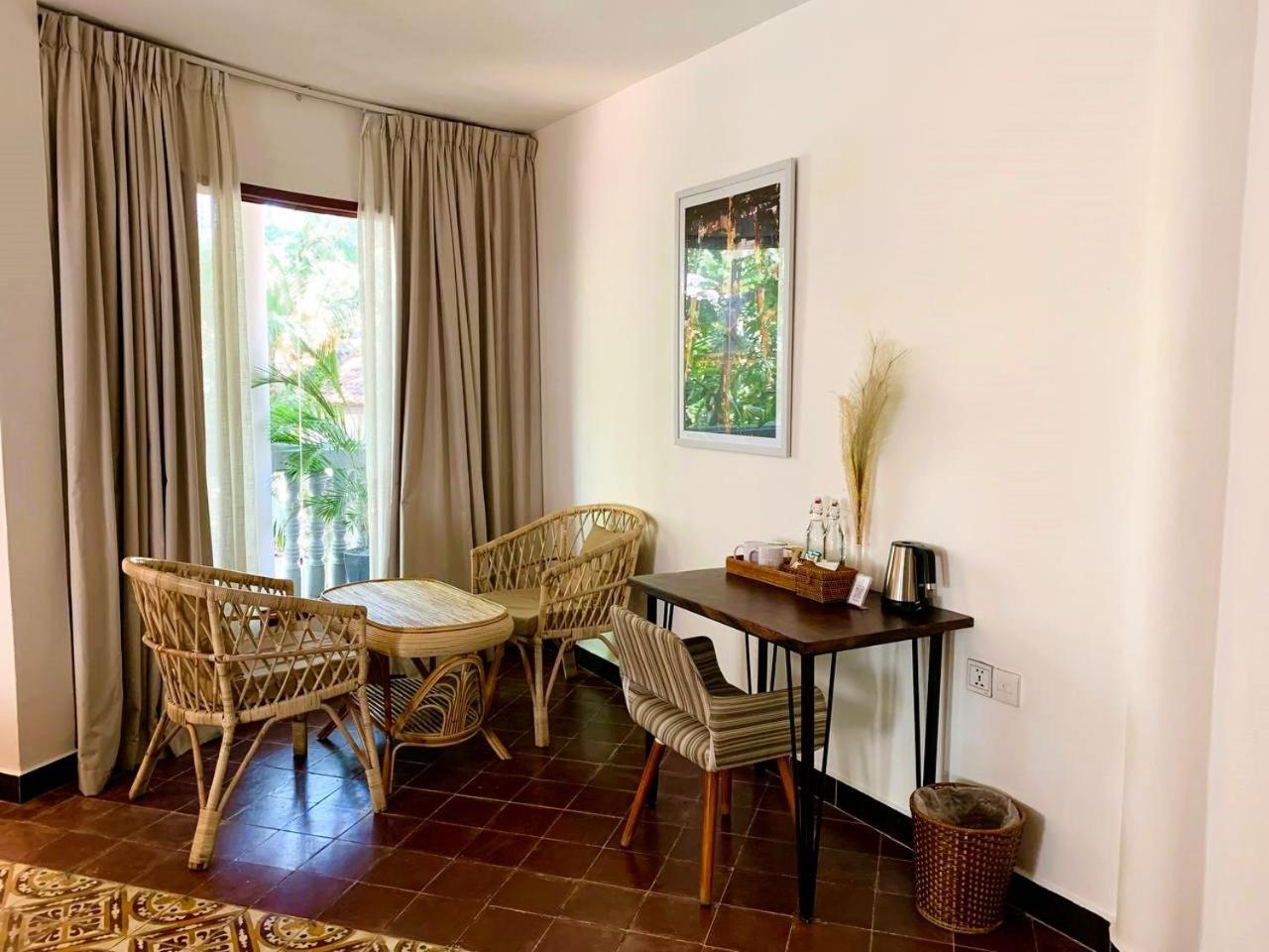 Jungle Addition Hotel 4*